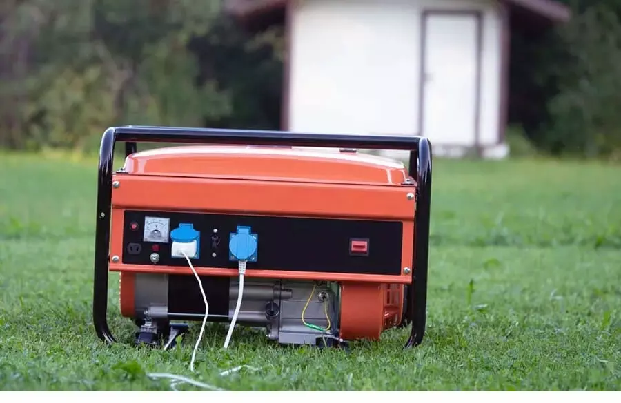 Generator auf Rasen