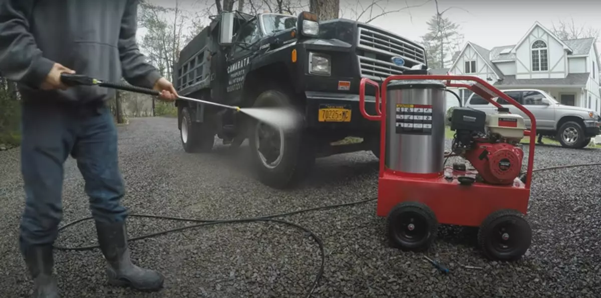 hot-water-pressure-washer.jpg