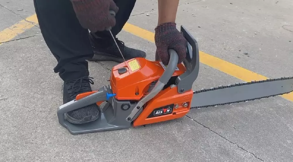 BISON Chainsaws ਦੀ ਸੁਰੱਖਿਅਤ ਵਰਤੋਂ ਕਰਨ ਲਈ ਇੱਕ ਵਿਆਪਕ ਗਾਈਡ