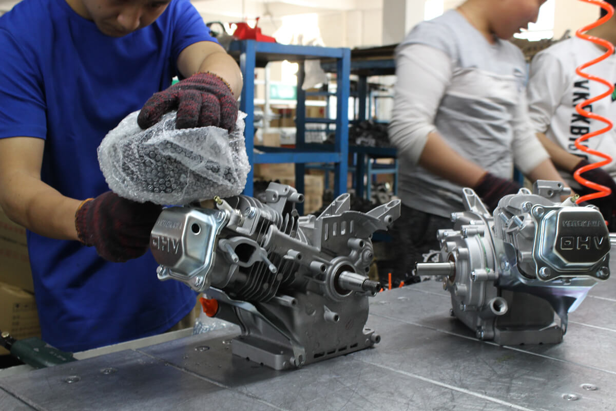 BISON-small-engine.JPG
