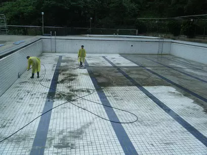 How to use high pressure washer to clean pool tiles