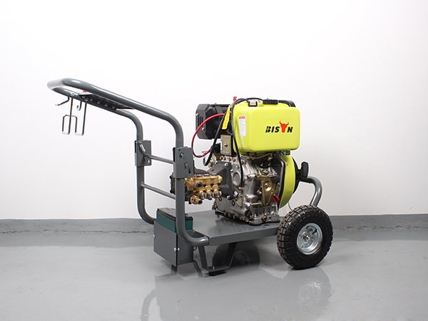 Choosing Pressure Washer: Belt-Drive vs Direct-Drive Pump